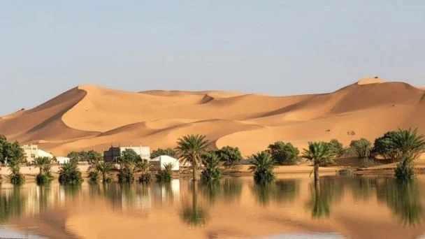 Desierto del Sahara se inunda por lluvias atipicas