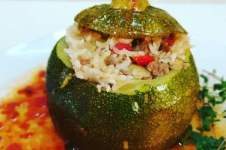 zapallitos al horno Además de ser económicos y rendidores, los zapallitos aportan agua, fibra y antioxidantes, ayudando a mejorar la digestión y a generar saciedad (Imagen: Pinterest)