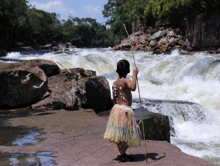 niño indígena