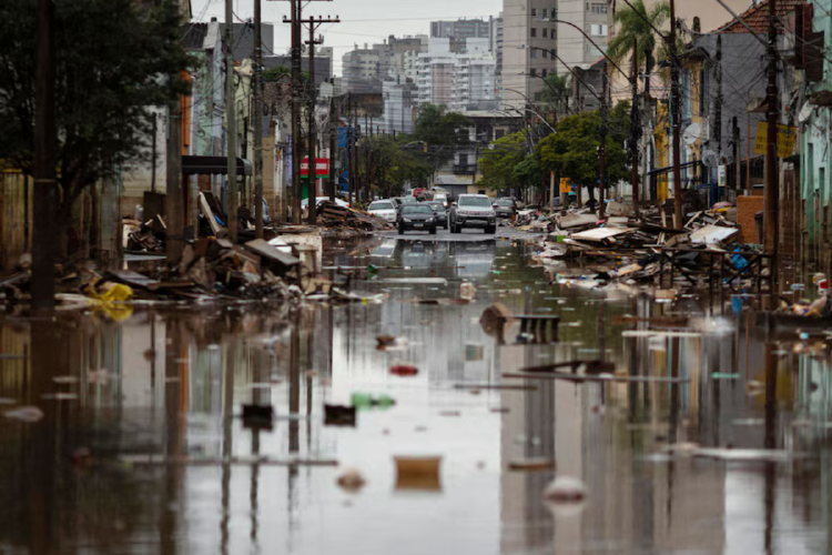 inundacion brasil Ya son al menos dos los muertos y más de dos mil los evacuados por las intensas lluvias en el sur de Brasil (EFE)