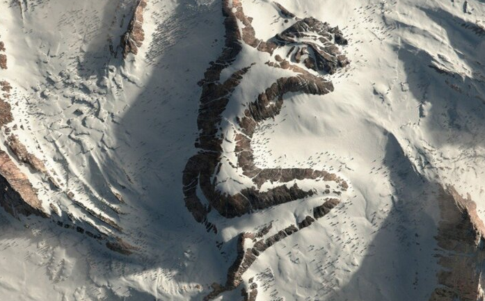 montaña Conoce la asombrosa montaña con imagen de una mujer dormida