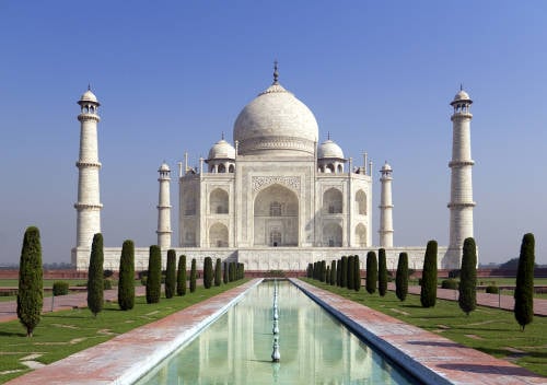 imagen del taj mahal un monumento sagrado de la India, en la ciudad de Agra