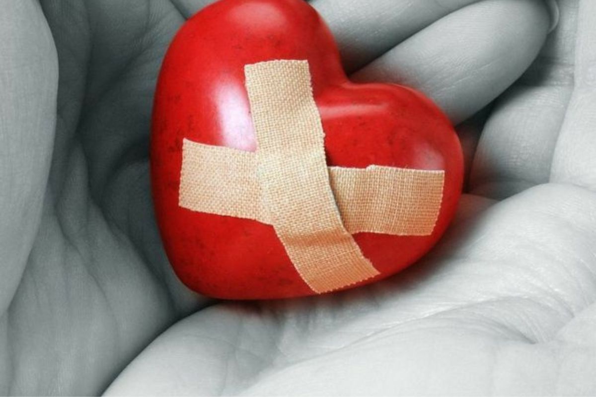 El banksying duele porque no hay cierre, ni explicación. Solo una retirada lenta, casi invisible, que te deja atrapada en una relación fantasma. (Pinterest)