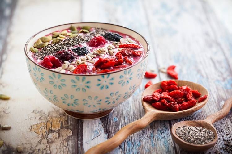 bayas de goji desayuno cereales yogurt bayas de goji desayuno cereales yogurt