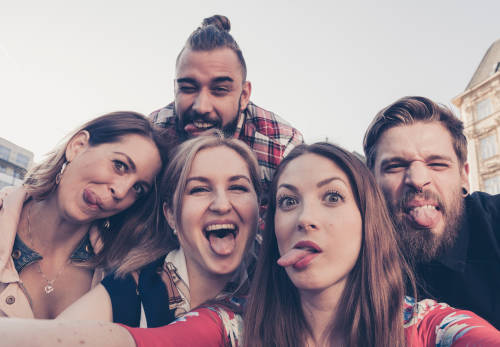 Si tienes la lengua blanca, puedes tener alguno de estos problemas de salud