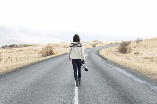 Mujer caminando Mujer caminando