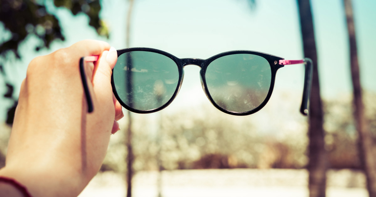 Elimina los rayones de las gafas con estos 4 trucos