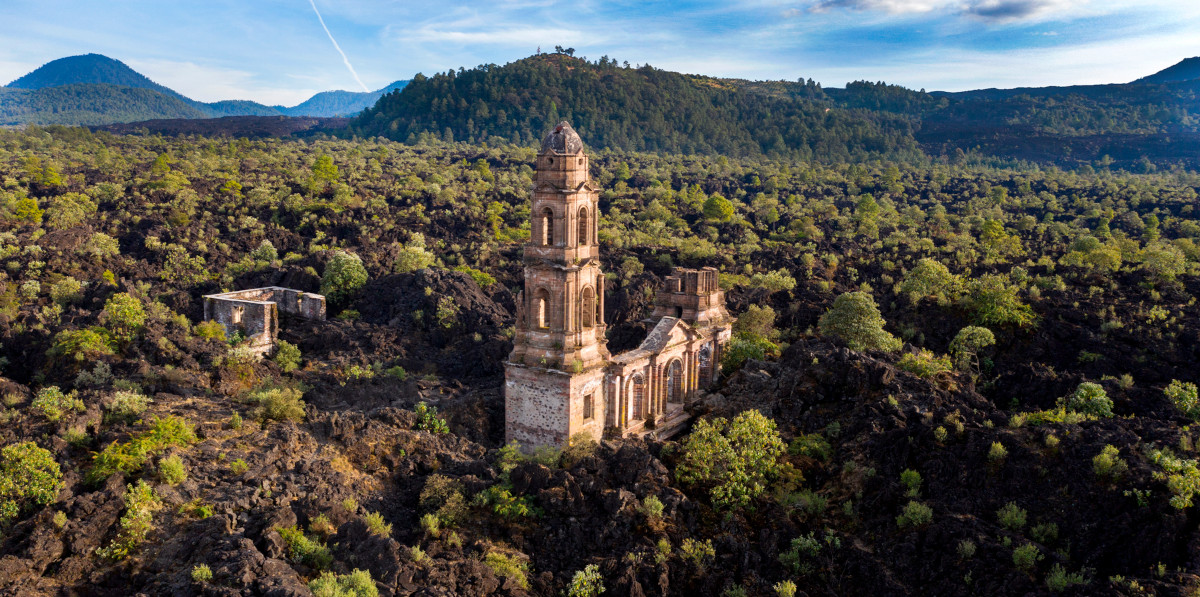 San Juan Parangaricutiro San Juan Parangaricutiro