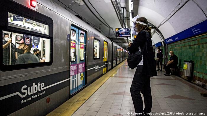 61949220_303 61949220_303