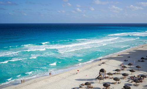 Por qué la pandemia ha aliviado la contaminación en las playas de Cancún