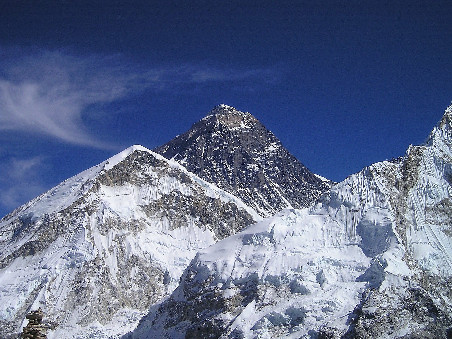 El coronavirus llegó a la cima del mundo: se registraron más de 100 casos en el Everest