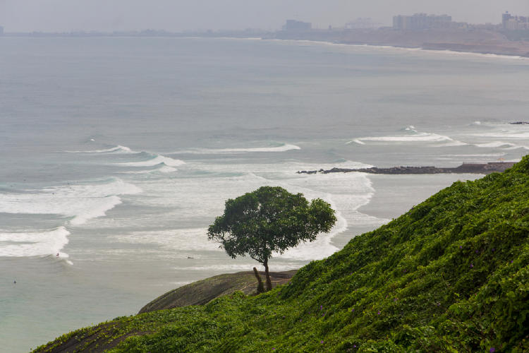 olas playa lima peru