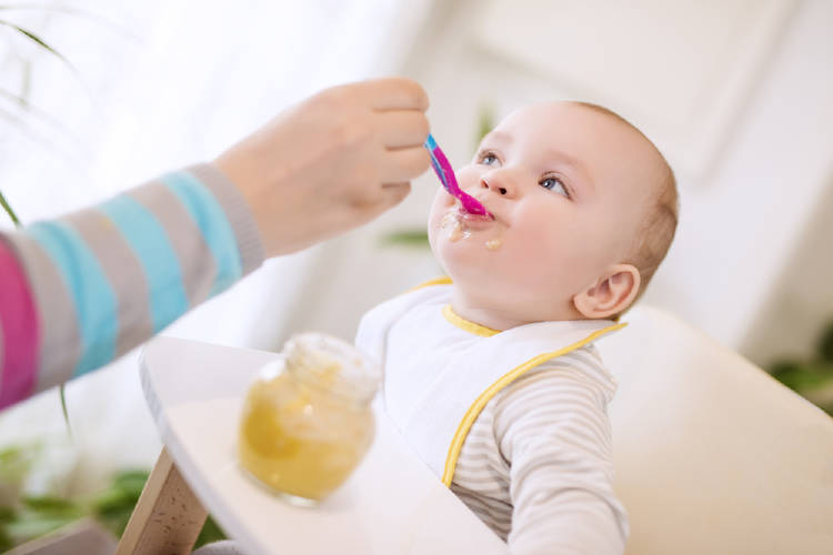 bebe comida