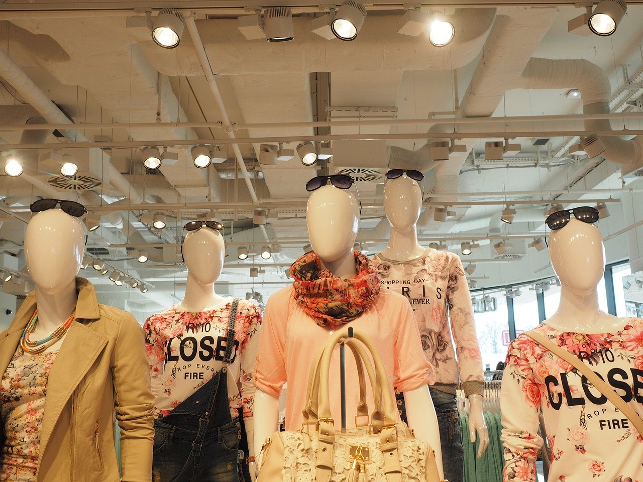 mannequins 1061651_1280 mannequins 1061651_1280