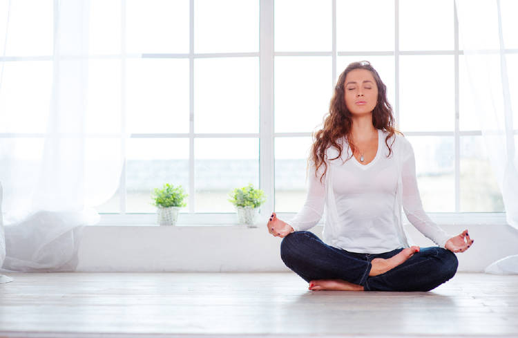 mujer meditacion