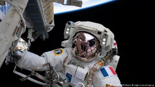 63048954_303 63048954_303