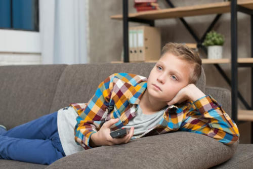 niño abrurrido niño abrurrido