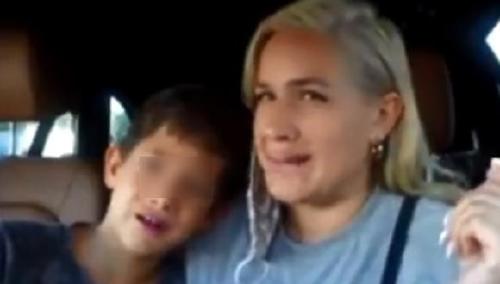 video viral madre obliga a su hijo a llorar