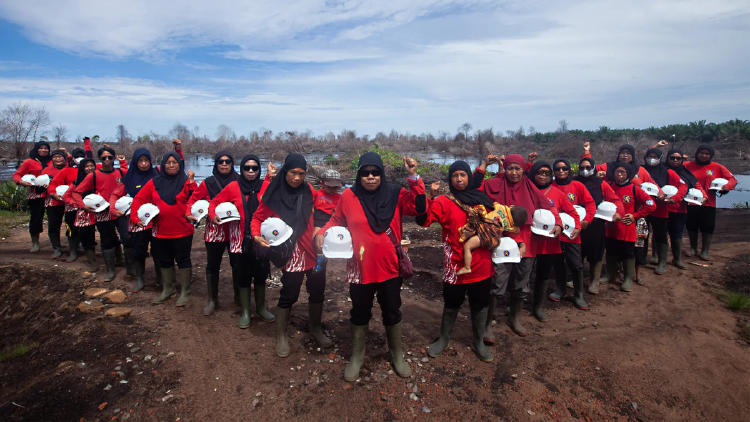 mujeres bomberos indonesia3