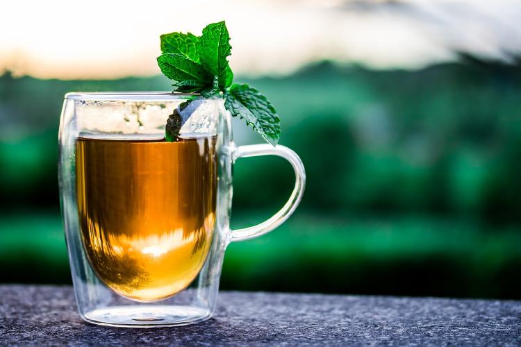 té verde 7 alimentos que te ayudan a mantener una buena salud dental