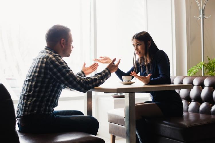 0 discusion pareja (3).jpg 0 discusion pareja (3).jpg