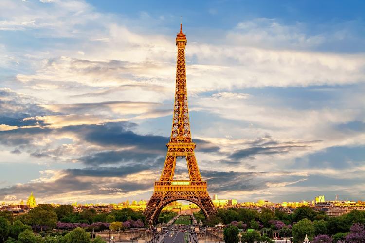 eiffel tower 3349075 1280 ciudades sostenibles en el mundo