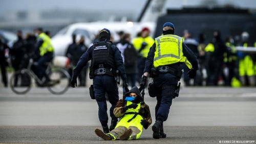 policía manifestantes Reino Unido policía manifestantes Reino Unido