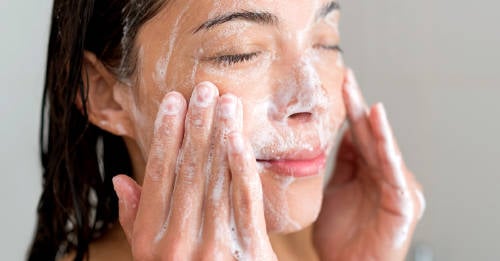 Sencilla rutina matutina para personas con piel seca