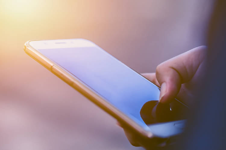 usar celular usar celular