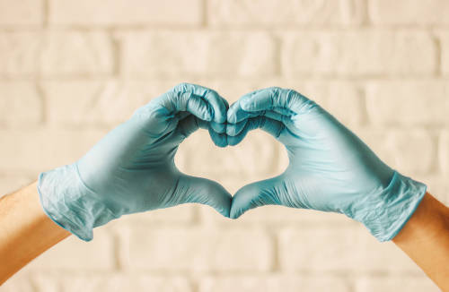 manos medico corazon manos medico corazon