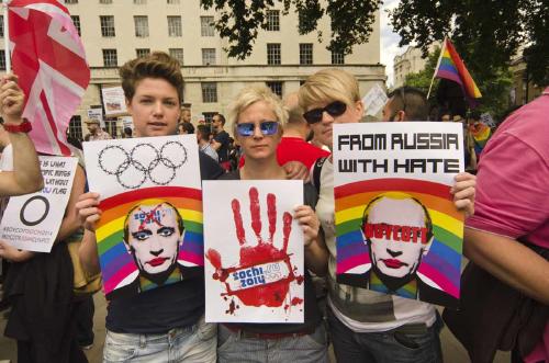 Rusia prohíbe el matrimonio entre personas del mismo sexo y evita que las personas transgénero adopten