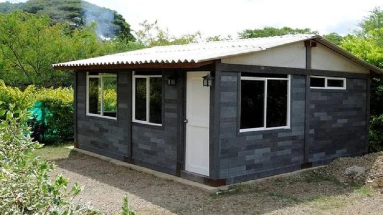 Casa de plástico 4 casa de plástico