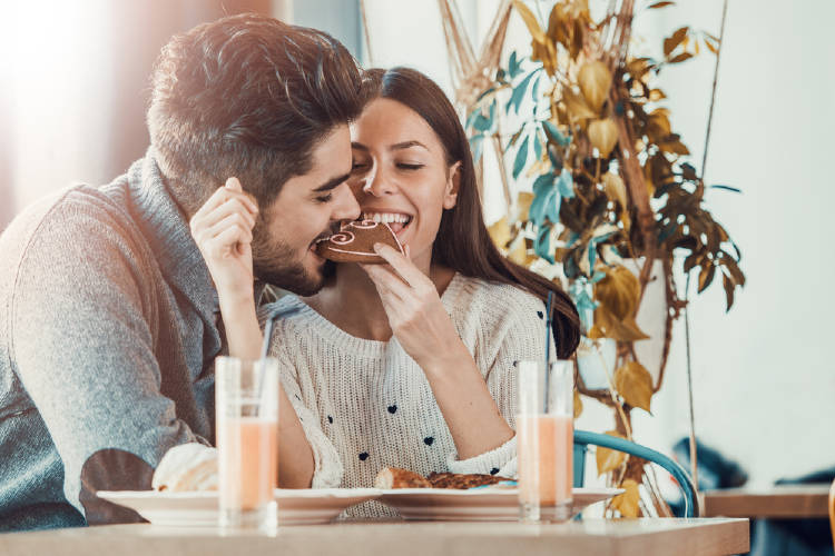 comer pareja