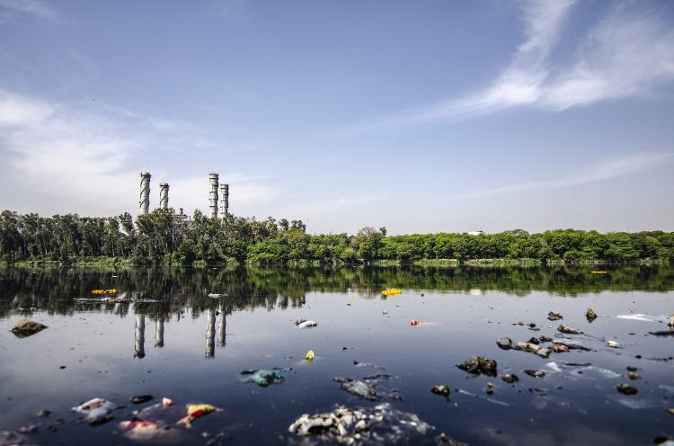 costo ambiental y residuos peligrosos