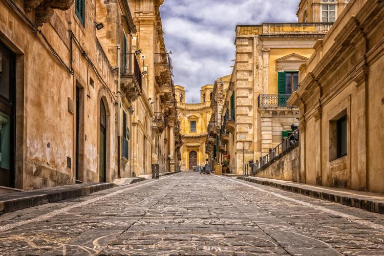En un pueblo de Sicilia se pueden comprar casas por solo 2 euros