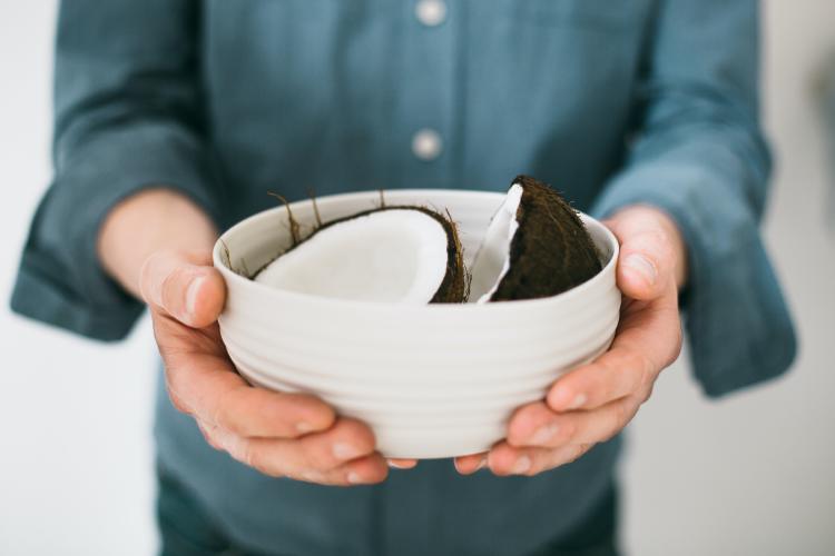 Beneficios de consumir el aceite de coco Beneficios de consumir aceite de coco