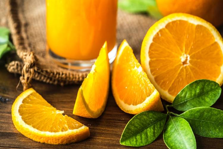 Naranja, pomelo y limón son algunos de los alimentos clave para reforzar el sistema inmune incorporando vitamina C.