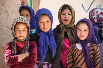 niñas Los talibanes permitirán que las mujeres estudien, pero con clases segregadas