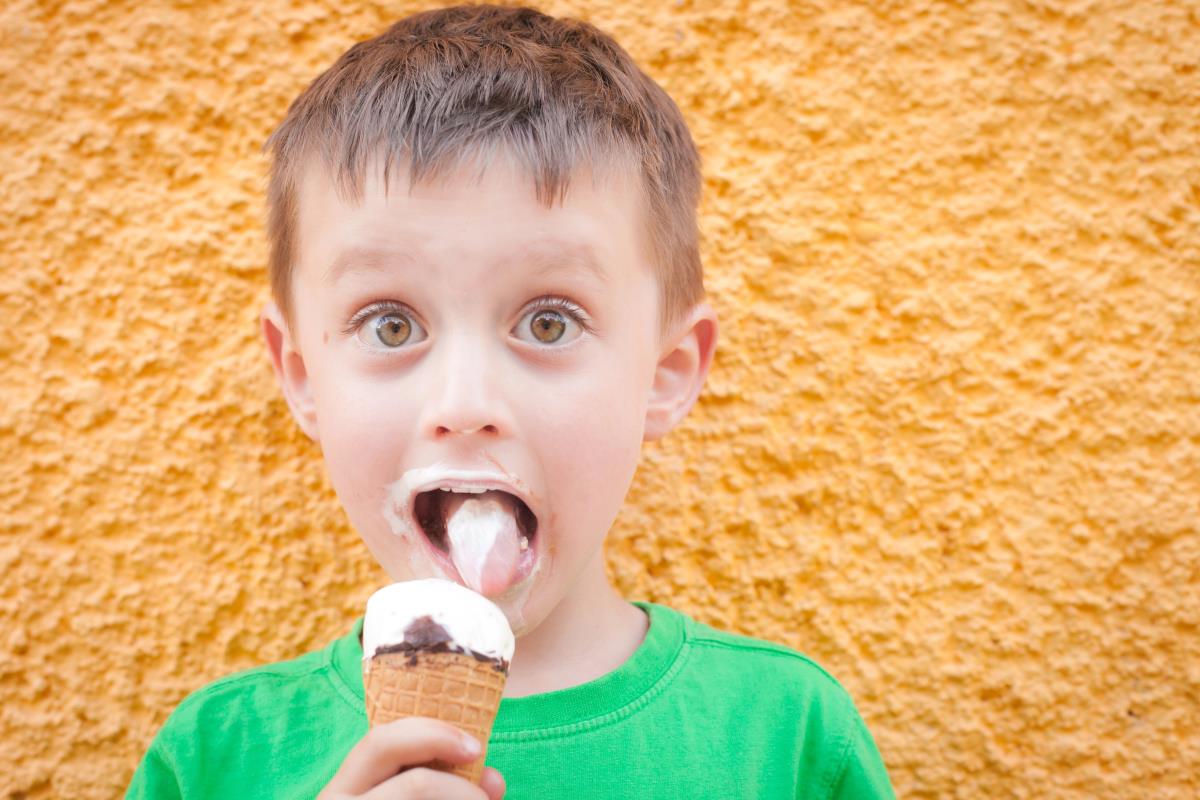 comer helado calor