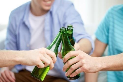 Consumir una dósis baja de cerveza ayudaría a reducir el riesgo de desarrollar enfermedad cardíaca Consumir una dósis baja de cerveza ayudaría a reducir el riesgo de desarrollar enfermedad cardíaca