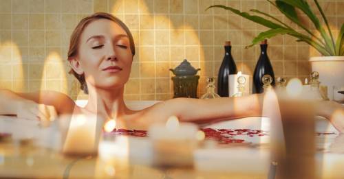 Usa este ingrediente cuando te bañes para hacer limpieza de todas las malas energías del día Usa este ingrediente cuando te bañes para hacer limpieza de todas las malas energías del día