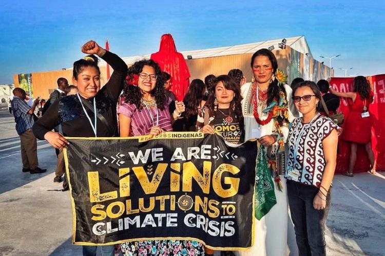Un grupo de mujeres indigenas de Mesoamerica asistieron a la reunion de la COP27 768x512