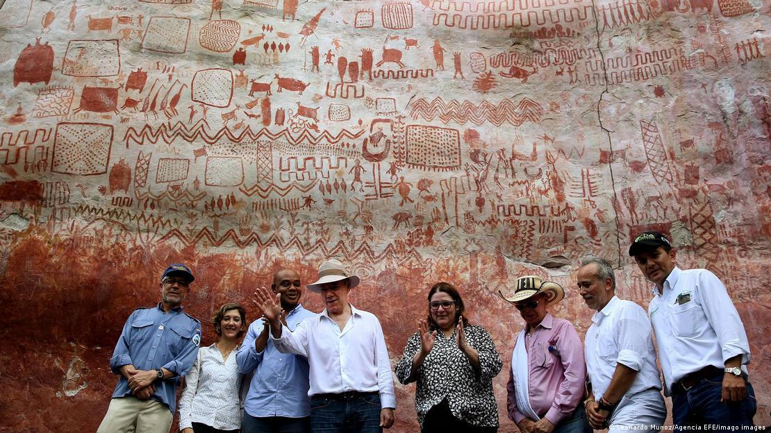 55807918_906 55807918_906