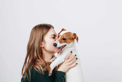 mujer con perro