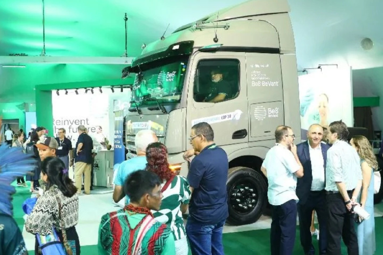 biocombustible Un camión abastecido con el biocombustible está expuesto en la Zona Verde. Foto Be8 (Imagen: econews)