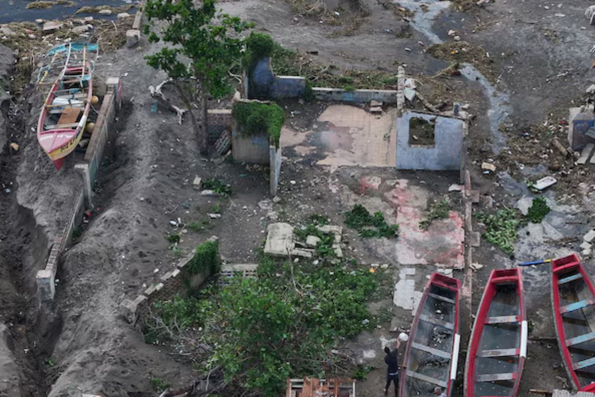 El huracán más poderoso en la historia de Jamaica deja más de 30 muertos y una isla en ruinas. (Imagen: Infobae.com)