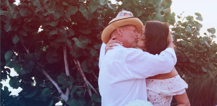 EMMA BRUCE WILLIS EMMA BRUCE WILLIS