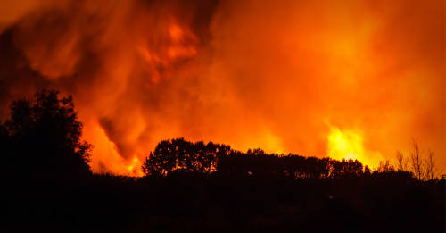 Los incendios de Indonesia tiñen el cielo de rojo