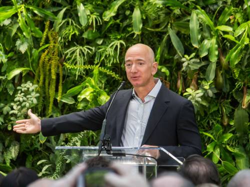 Jeff Bezos hará una donación millonaria para luchar contra la crisis climática