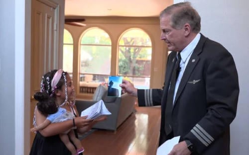 niña muñeca piloto niña muñeca piloto